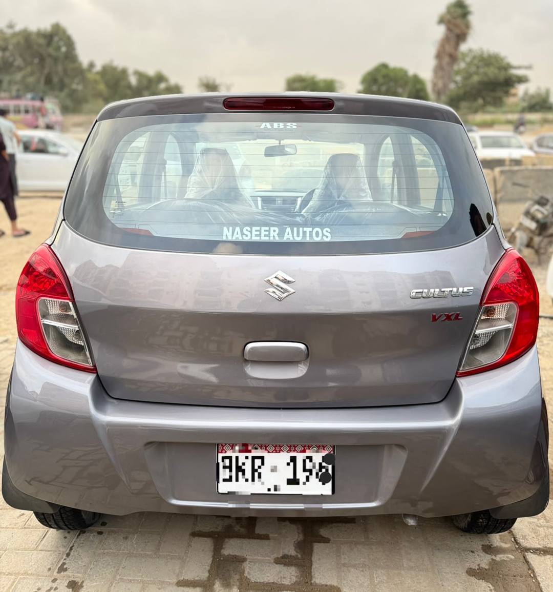 Vehicle image 5