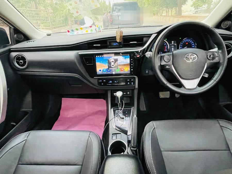 Vehicle image 3